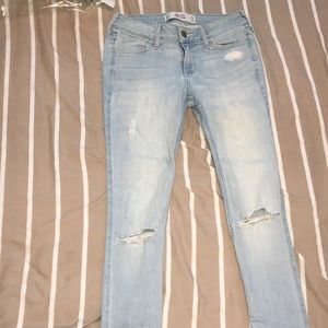 Light wash skinny jeans